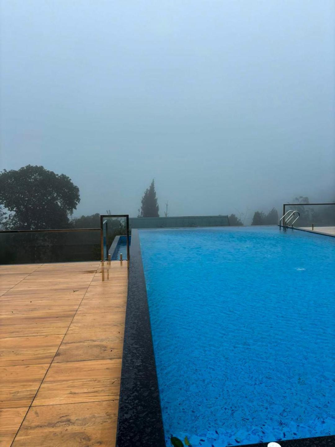Camelot Resort Мунар Екстериор снимка