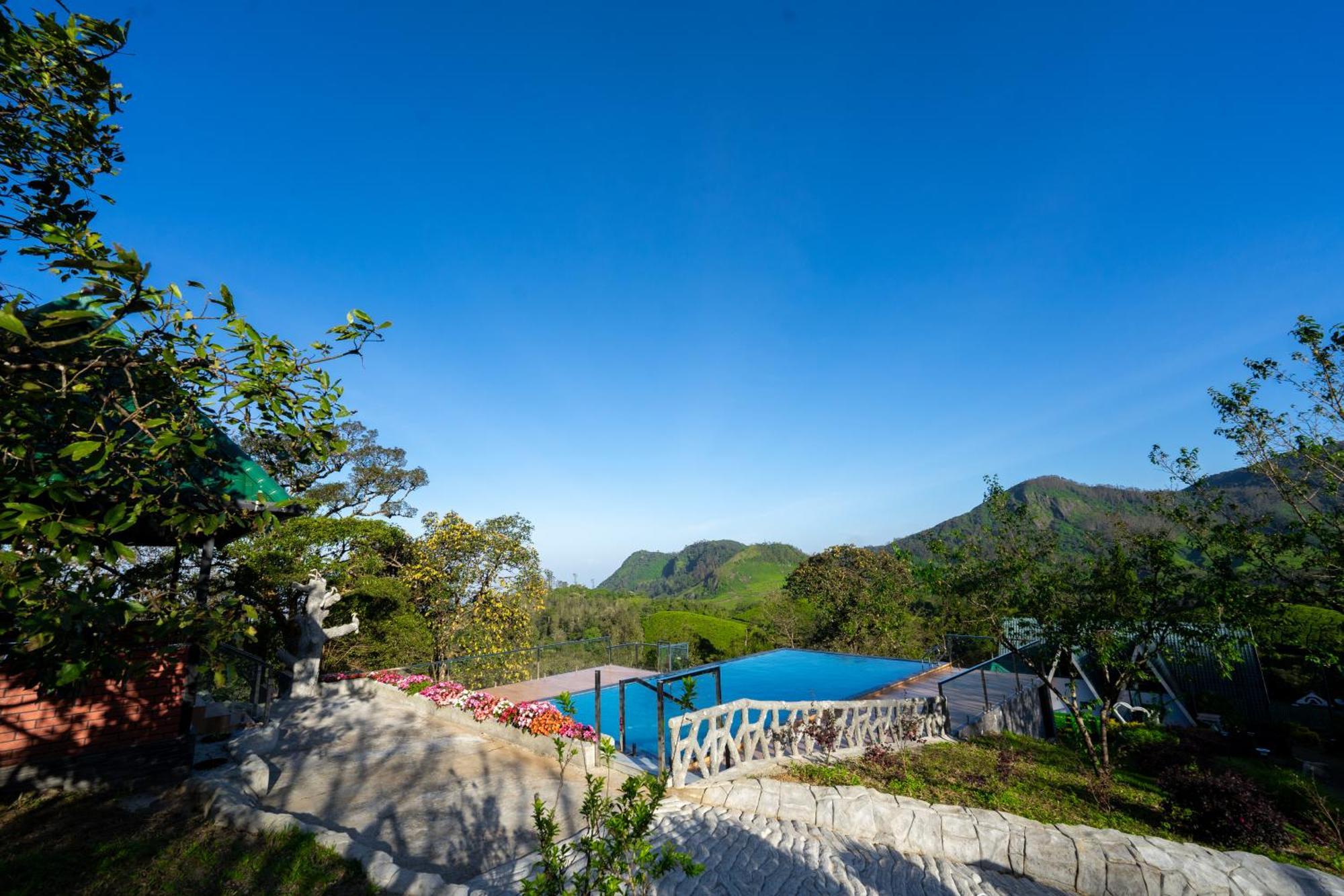 Camelot Resort Мунар Екстериор снимка