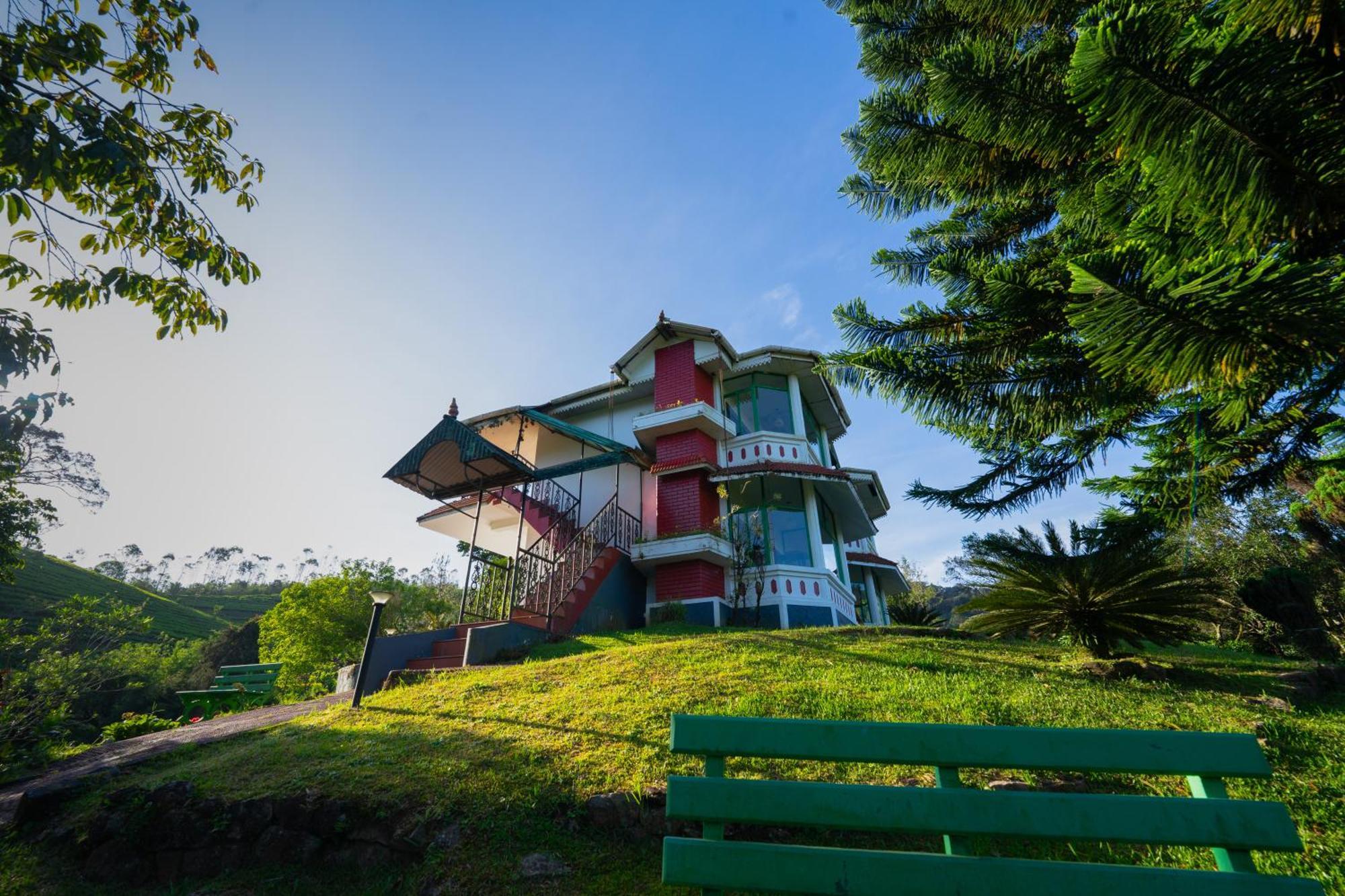 Camelot Resort Мунар Екстериор снимка