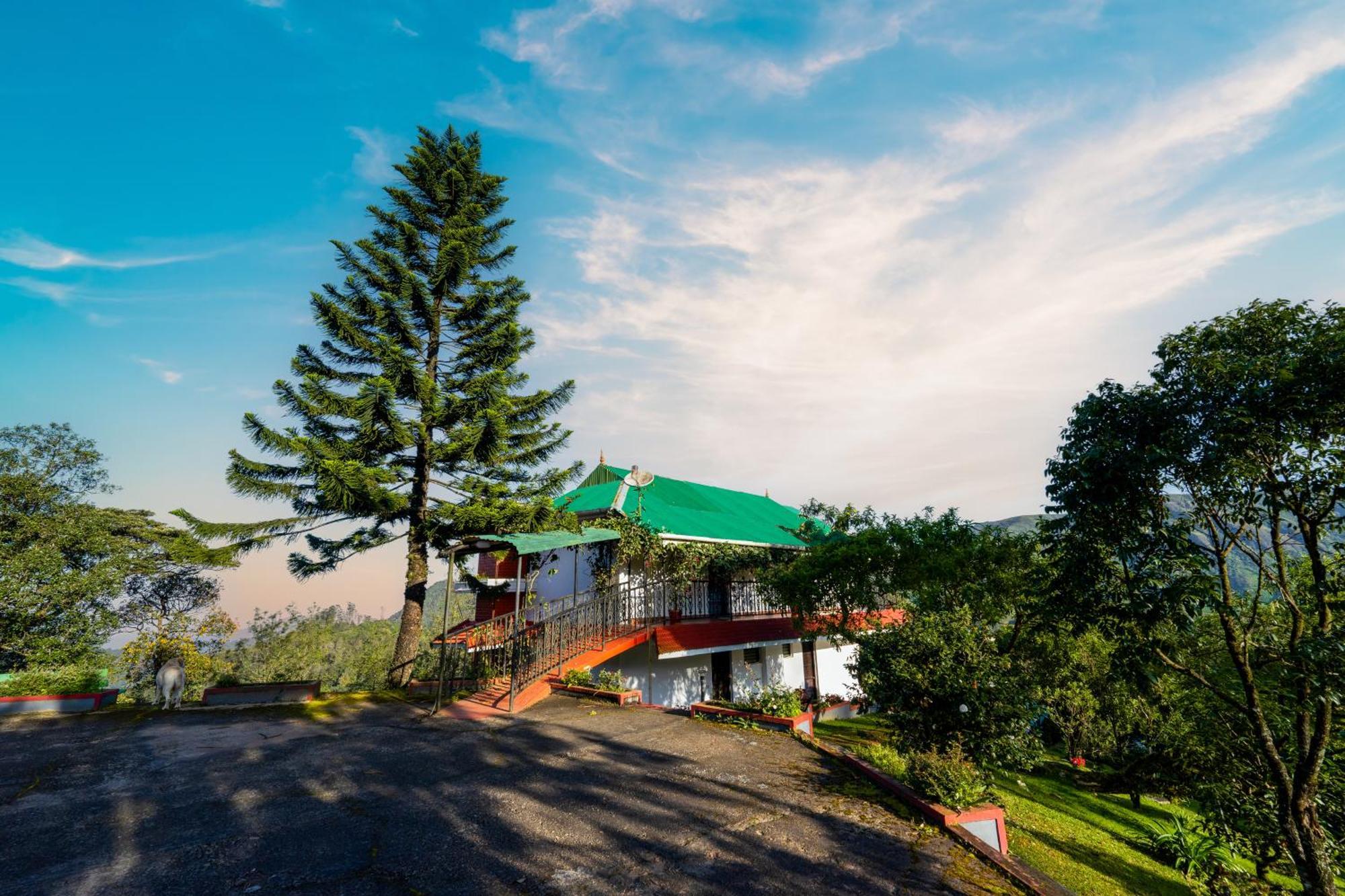 Camelot Resort Мунар Екстериор снимка