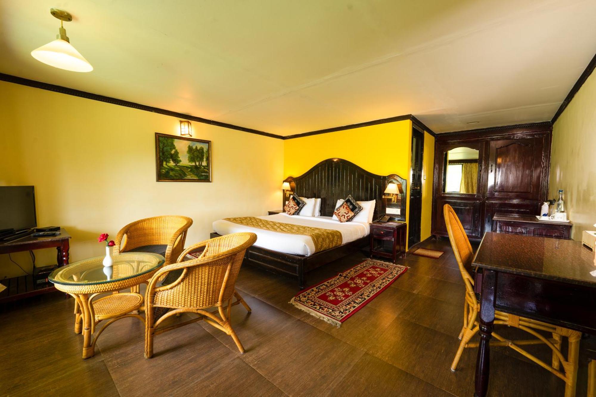 Camelot Resort Мунар Екстериор снимка