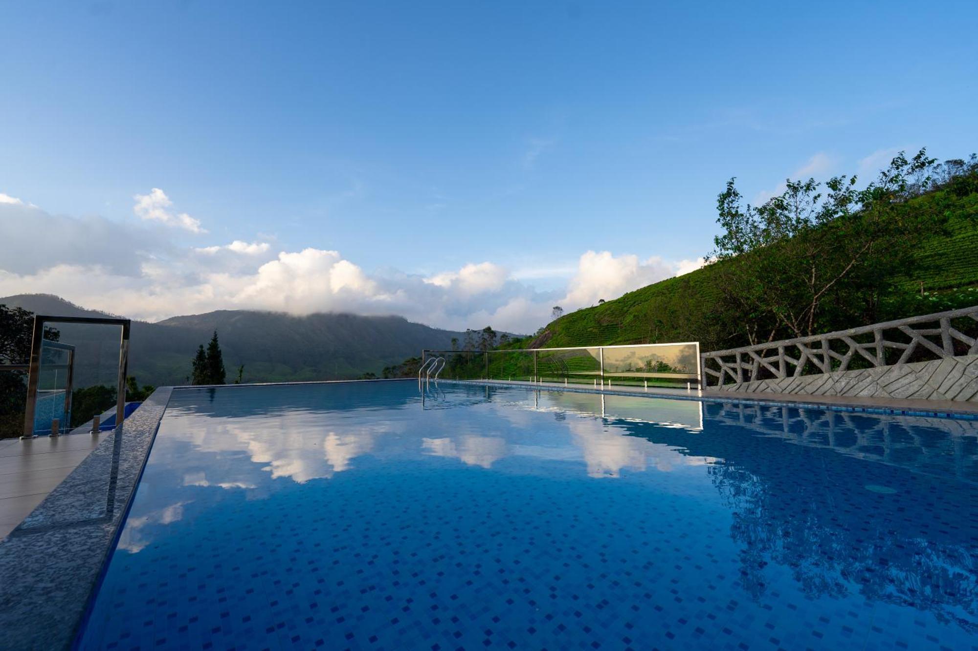 Camelot Resort Мунар Екстериор снимка