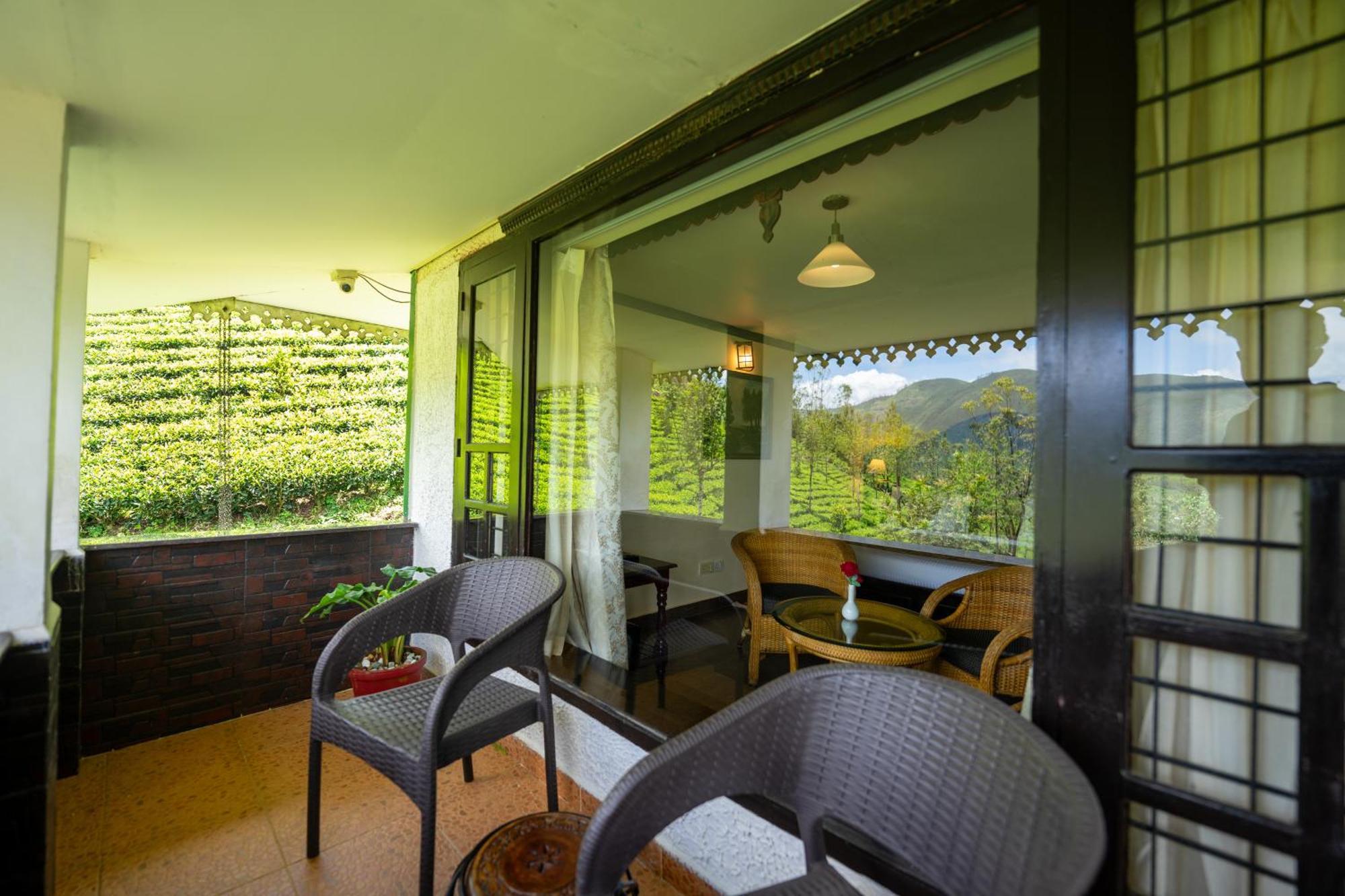 Camelot Resort Мунар Екстериор снимка